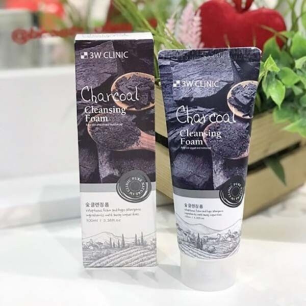 3W Clinic Charcoal Cleansing Foam Facewash - Image 2