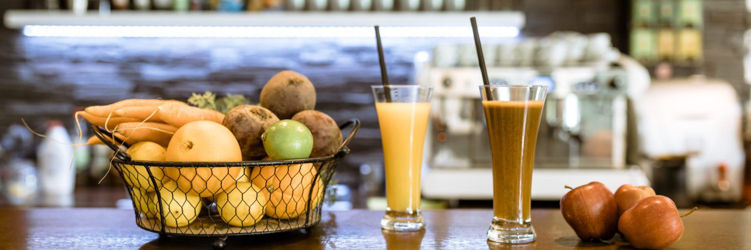 bar-still-life-with-fruits-drinks